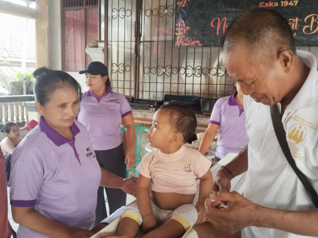 Balita Sehat dan Ibu Bahagia, Giat Rutin Posyandu Balita di Banjar Tegeh Dalung